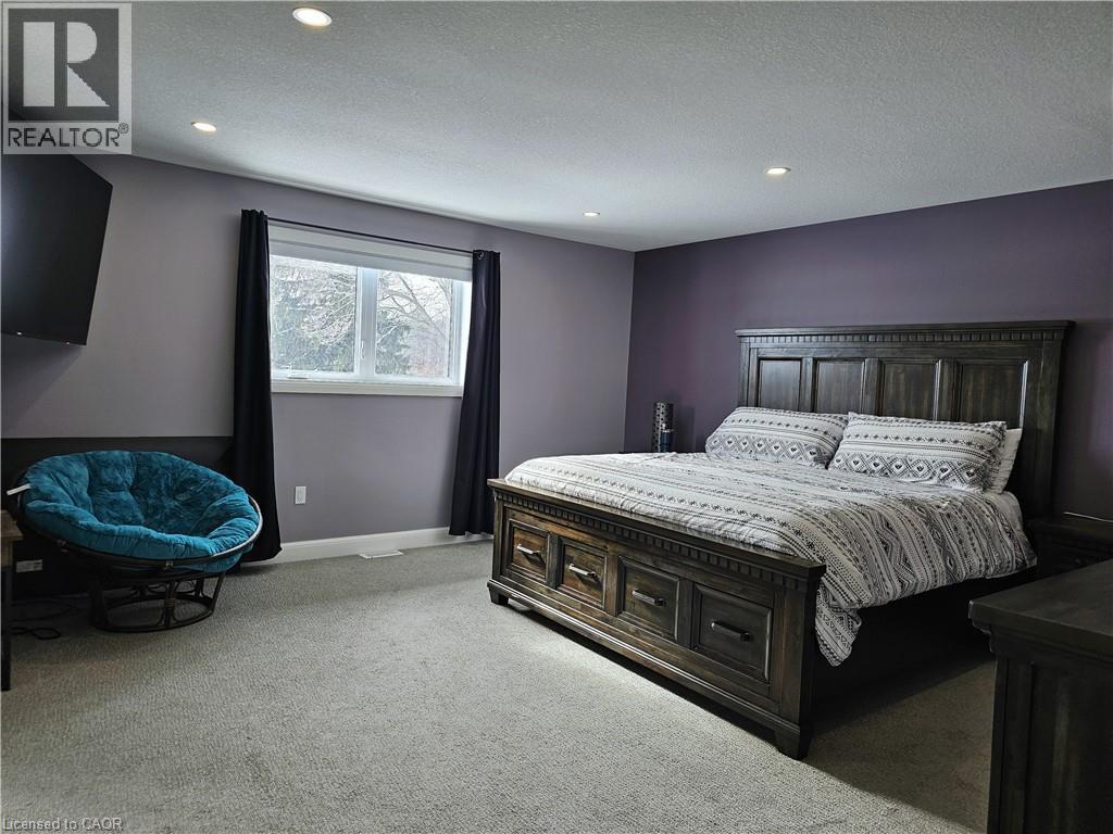 46 STONEBRIDGE PLACE - 23