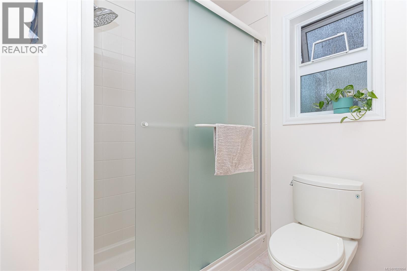 1041 BELMONT AVE - 31