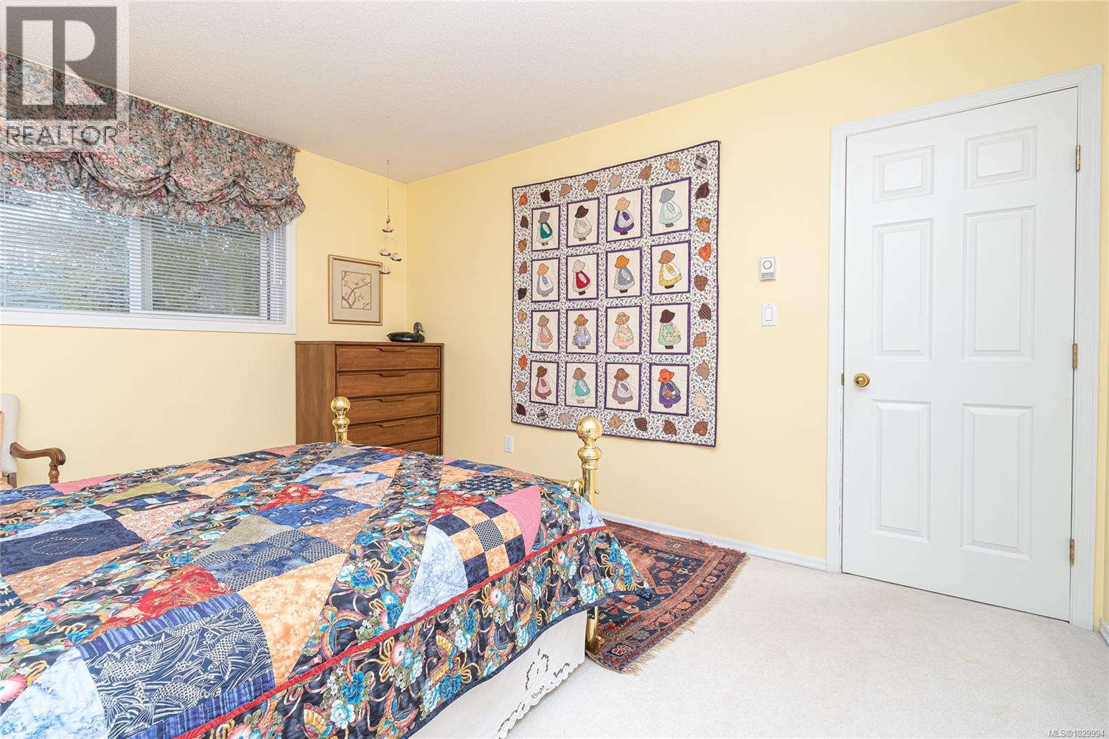 1041 BELMONT AVE - 34