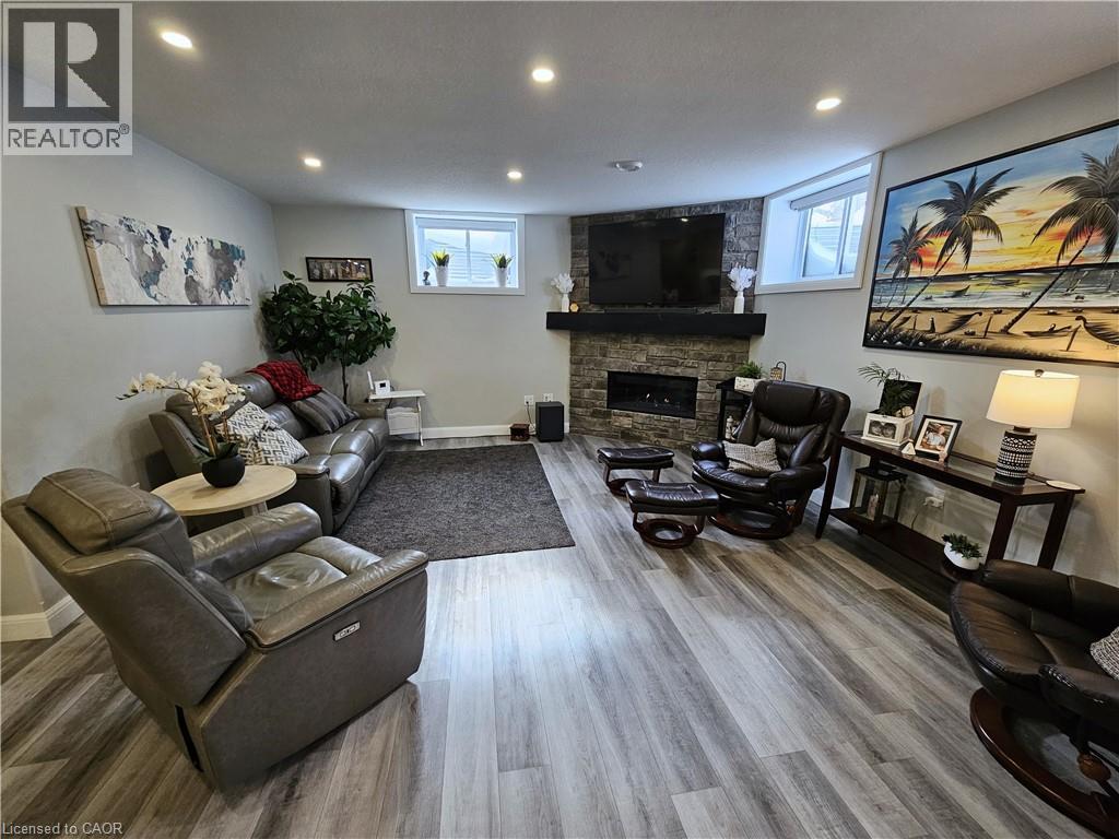 46 STONEBRIDGE PLACE - 37