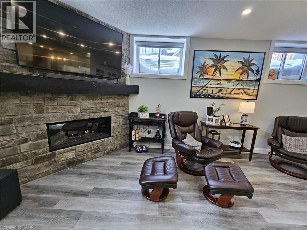 46 STONEBRIDGE PLACE - 38