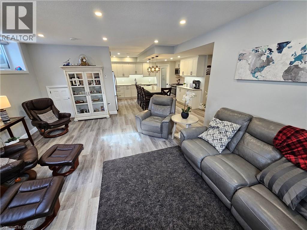 46 STONEBRIDGE PLACE - 39