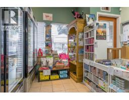 674 Memorial Ave, Qualicum Beach, BC V9K1S8 Photo 12