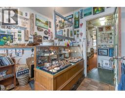 674 Memorial Ave, Qualicum Beach, BC V9K1S8 Photo 10
