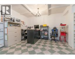 674 Memorial Ave, Qualicum Beach, BC V9K1S8 Photo 19