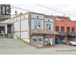 674 Memorial Ave, Qualicum Beach, BC V9K1S8 Photo 18