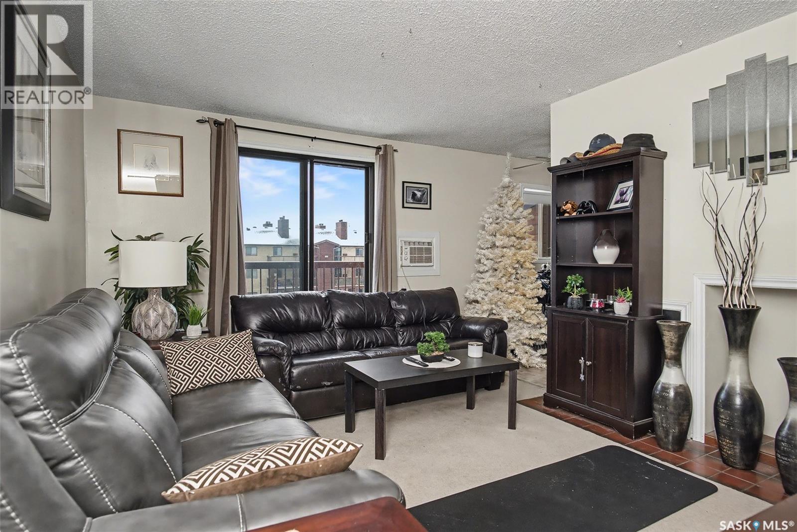 #301 35 alport CRESCENT - 4