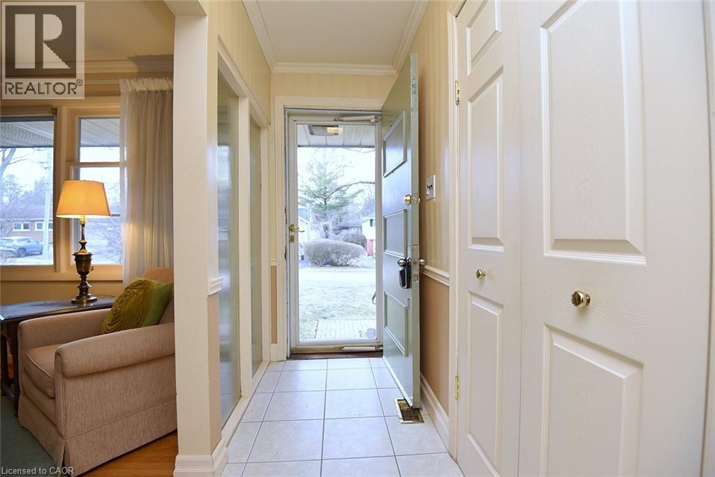 5 MAYFAIR Avenue - 6
