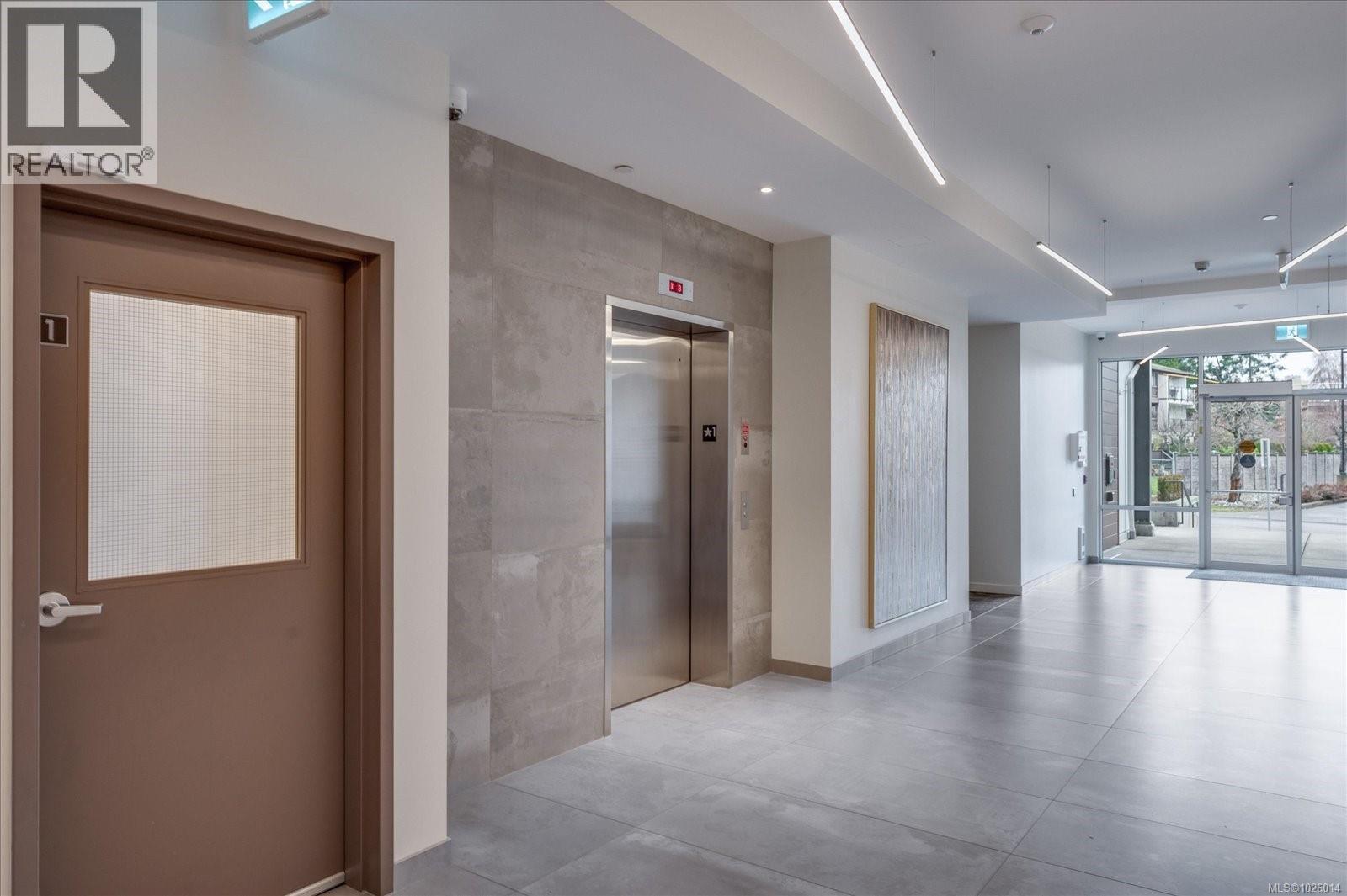 #204 100 LOMBARDY ST - 32