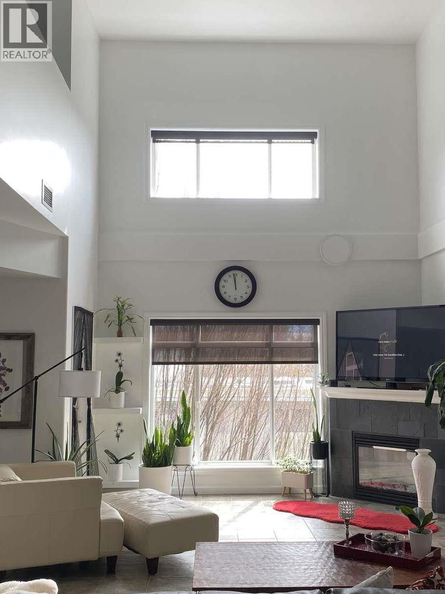 307 1905 Pandosy Street, Kelowna