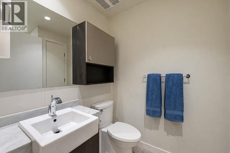 401 768 ARTHUR ERICKSON PLACE, West Vancouver