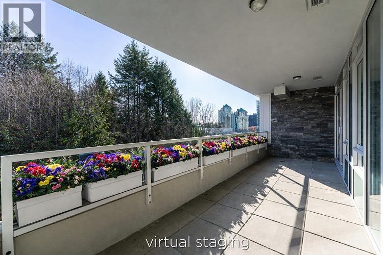 401 768 ARTHUR ERICKSON PLACE, West Vancouver