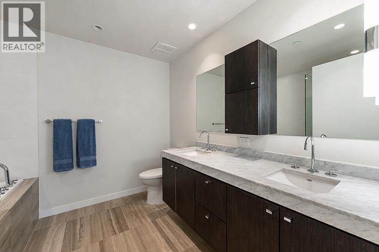 401 768 ARTHUR ERICKSON PLACE, West Vancouver