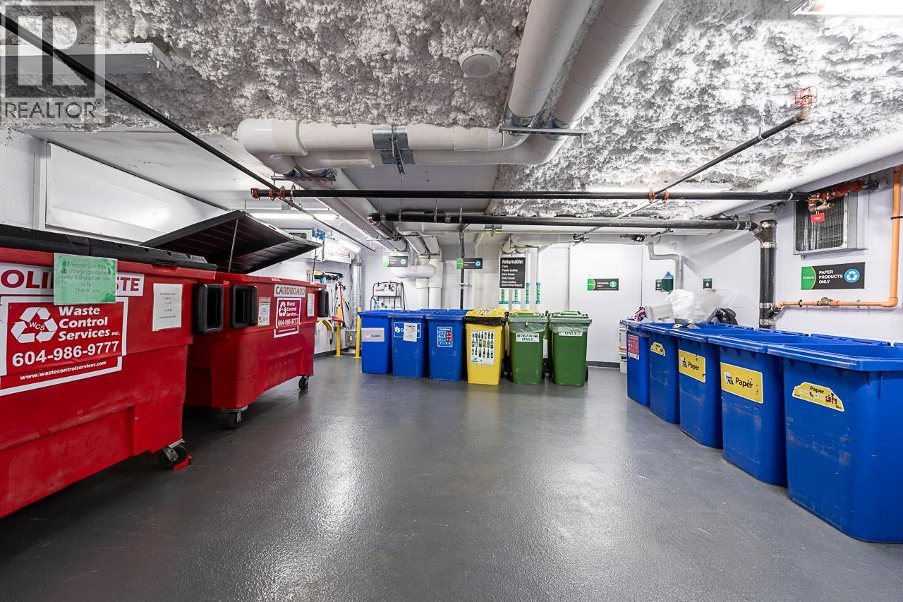 401 768 ARTHUR ERICKSON PLACE, West Vancouver