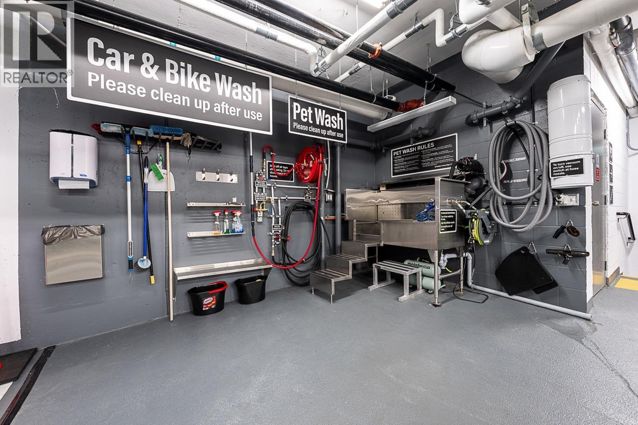 401 768 ARTHUR ERICKSON PLACE, West Vancouver