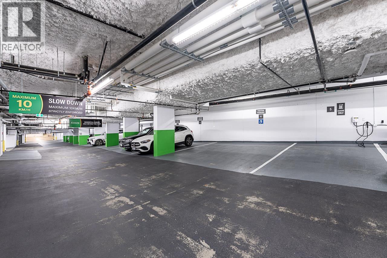 401 768 ARTHUR ERICKSON PLACE, West Vancouver