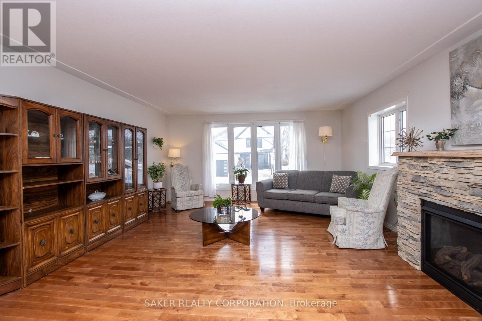 633 LIONS PARK DRIVE Property Photo