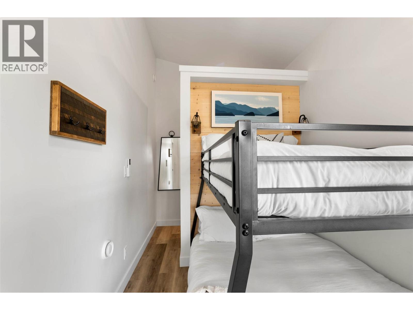 2731 Fairview Road, Anglemont