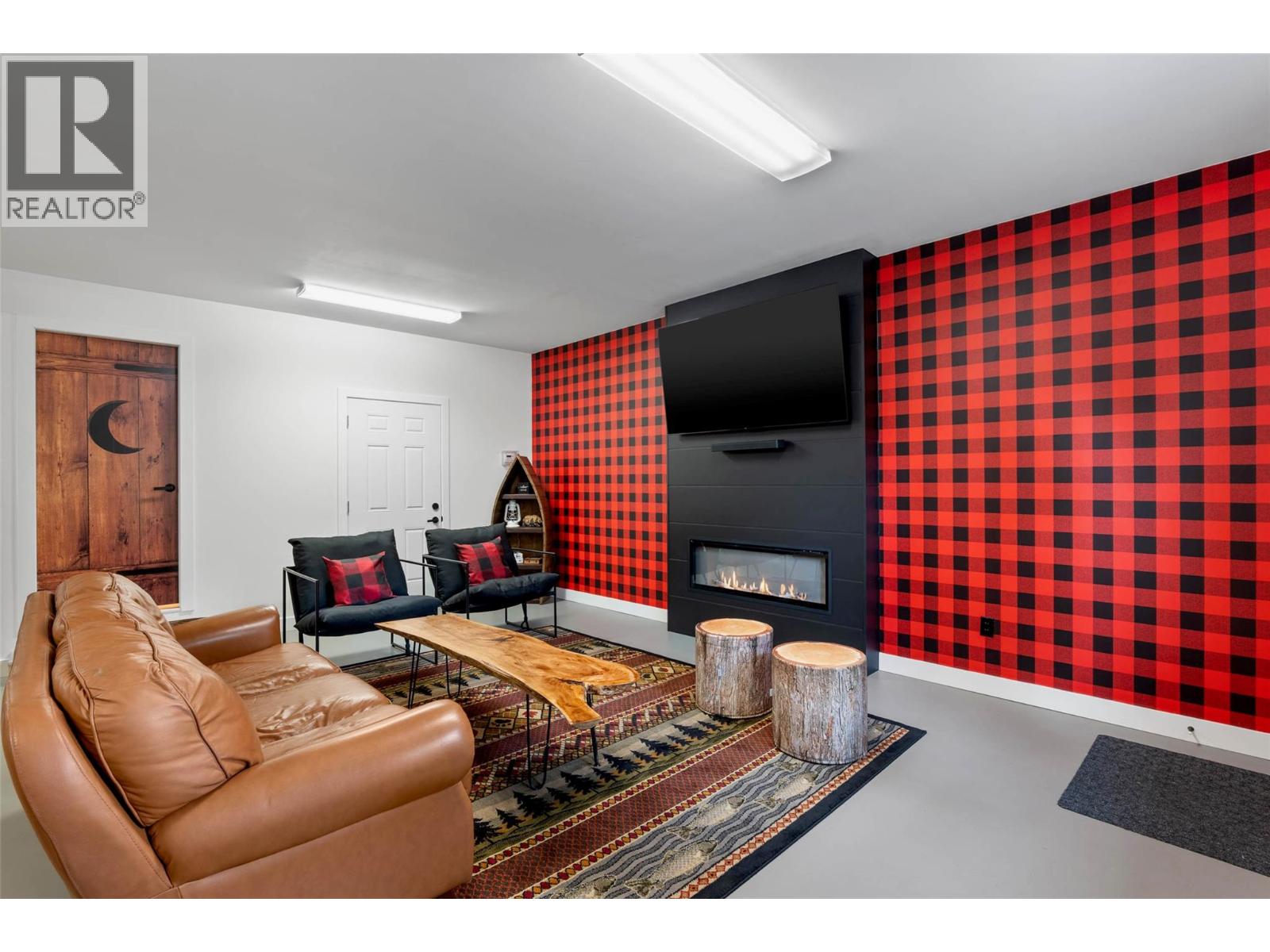 2731 Fairview Road, Anglemont