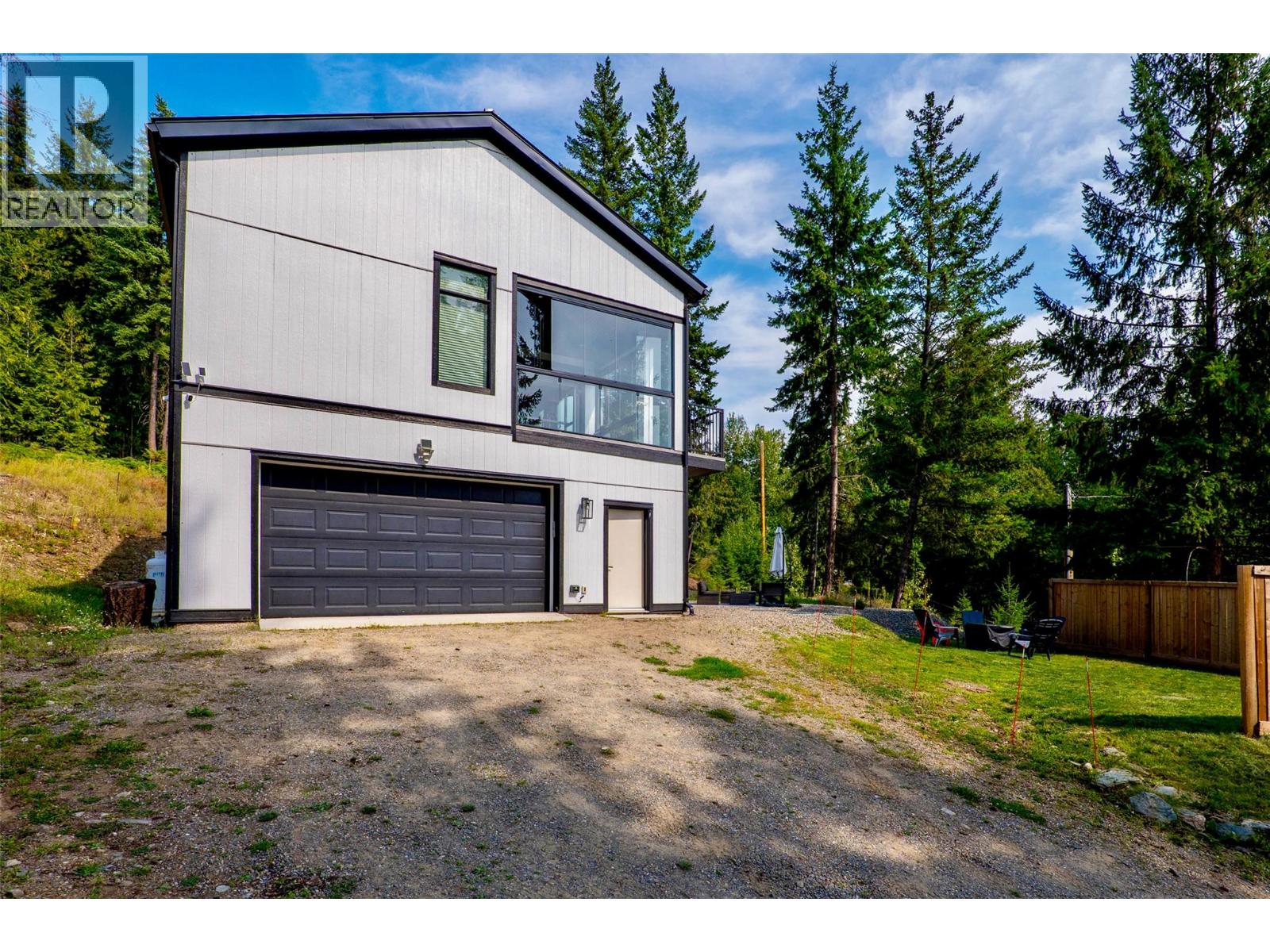 2731 Fairview Road, Anglemont