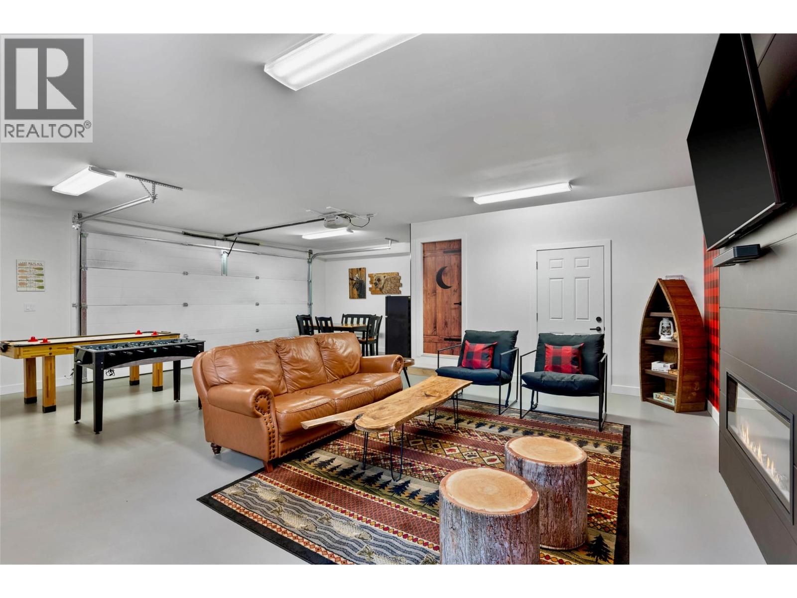 2731 Fairview Road, Anglemont