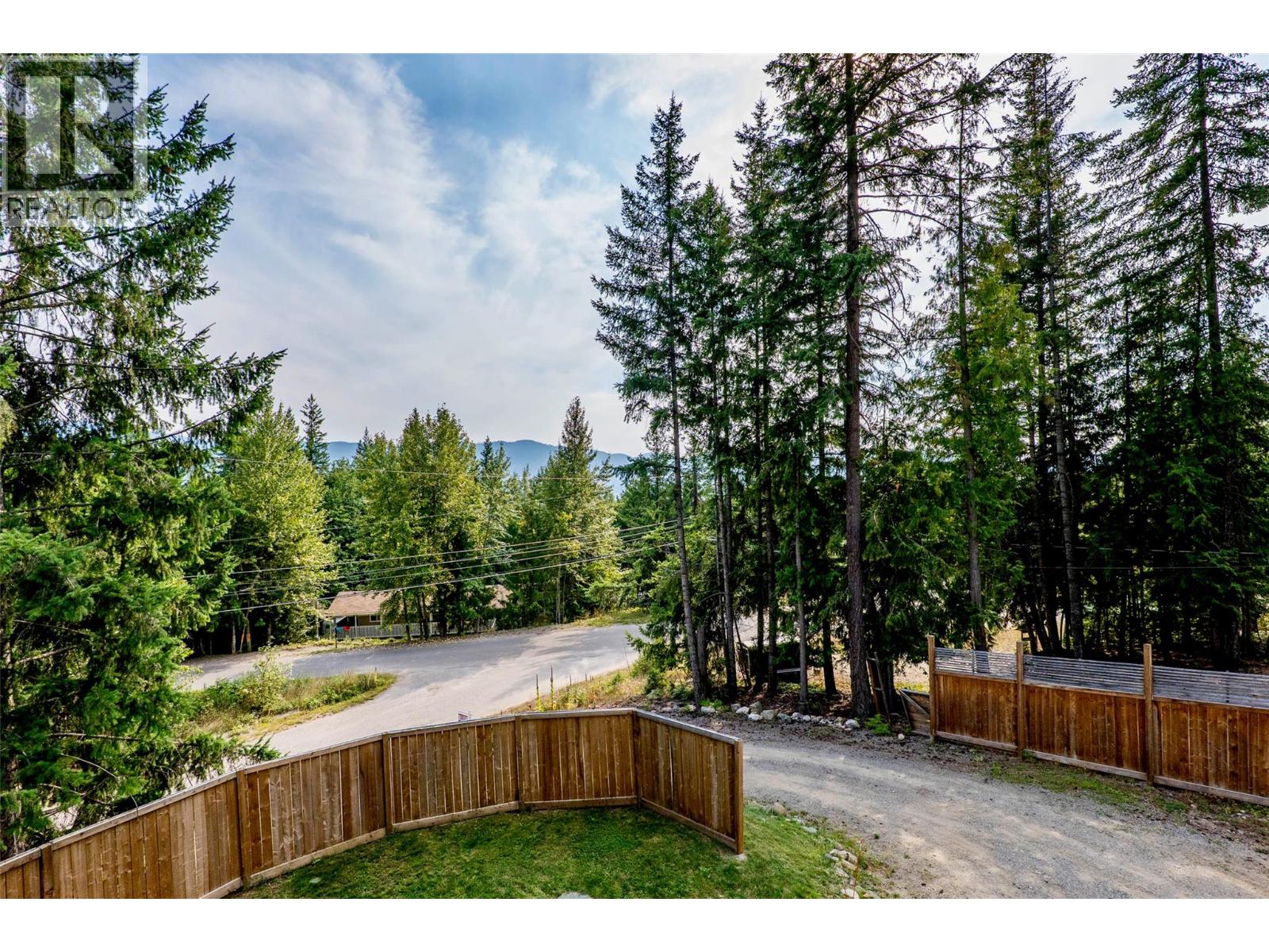 2731 Fairview Road, Anglemont