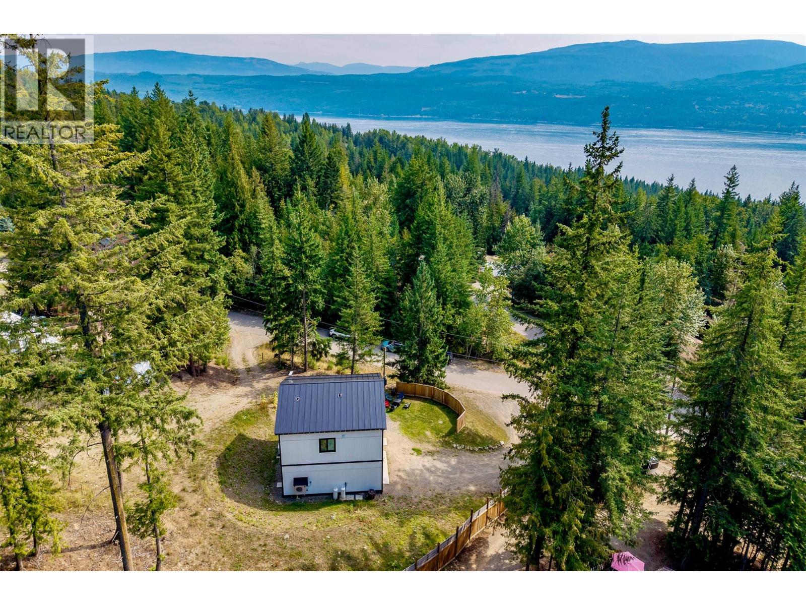 2731 Fairview Road, Anglemont