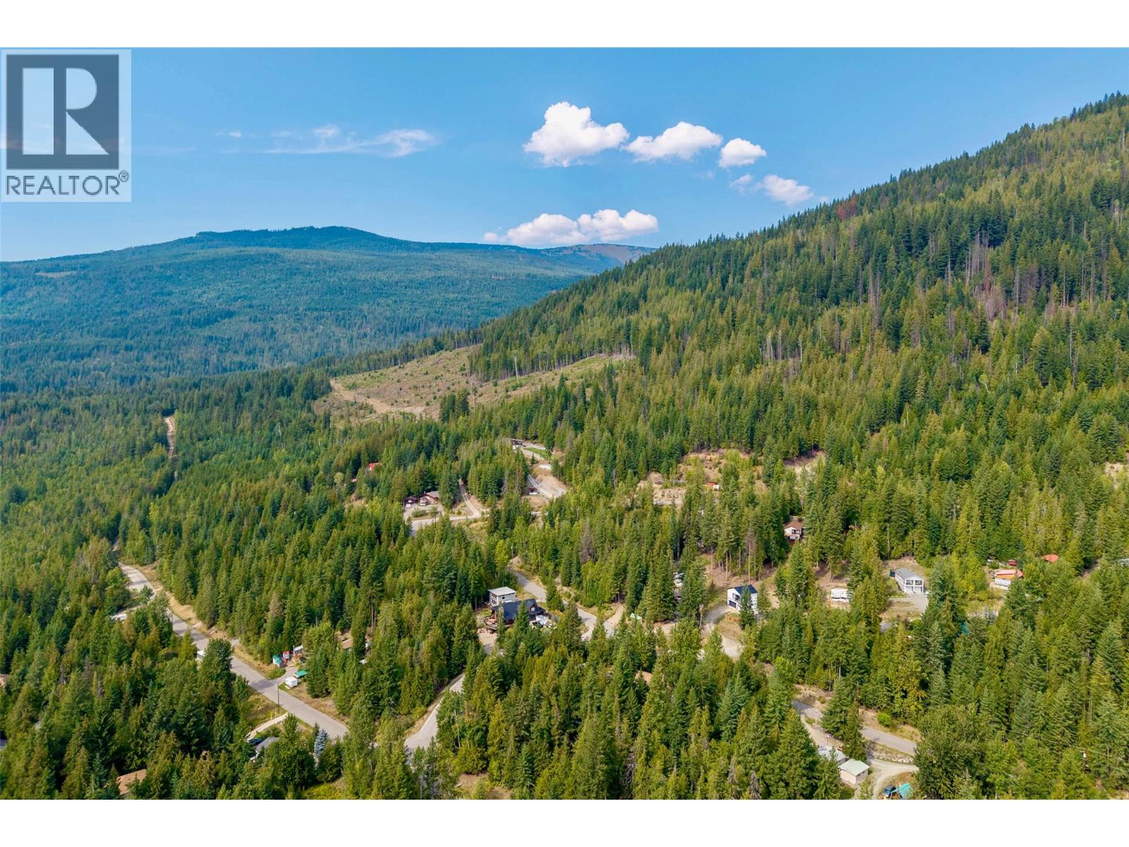 2731 Fairview Road, Anglemont