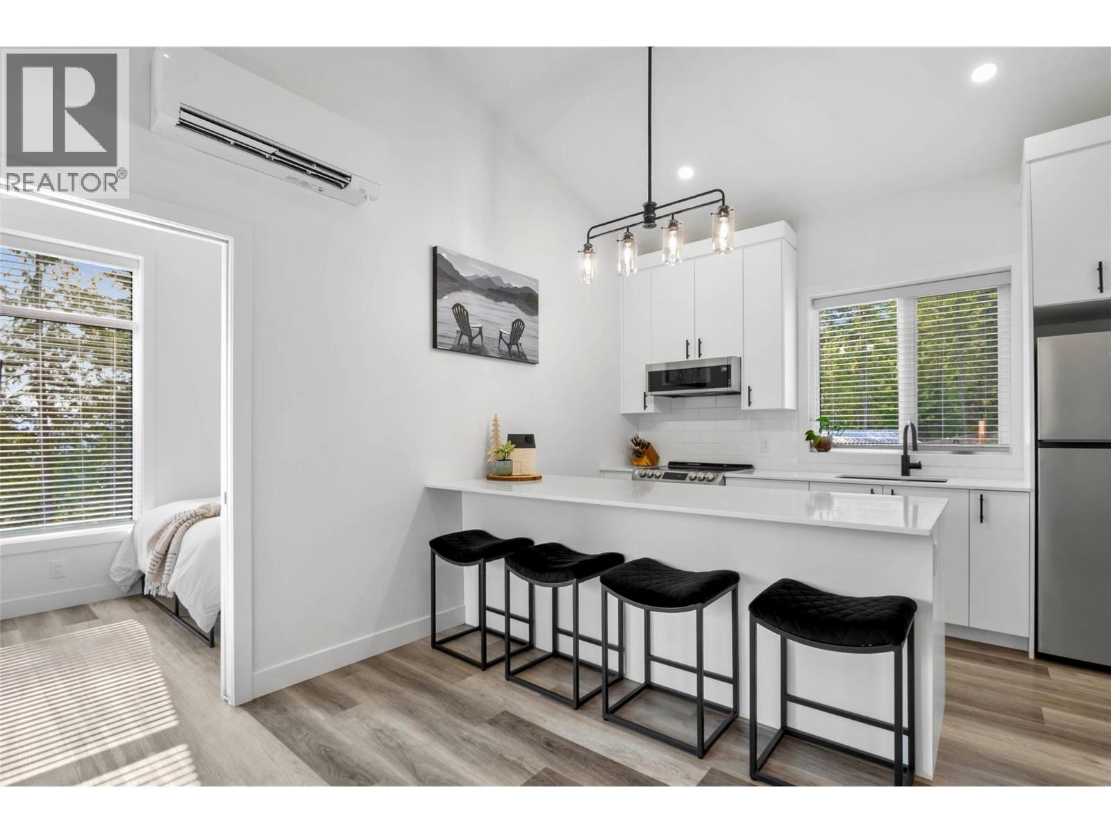 2731 Fairview Road, Anglemont