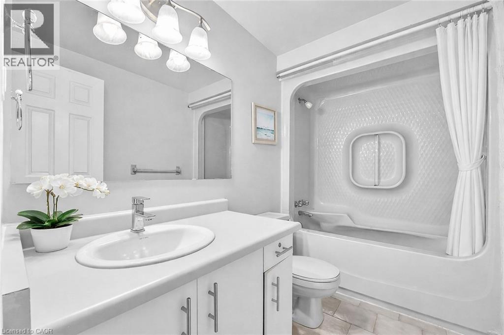 #59 2 ROYALWOOD COURT - 15