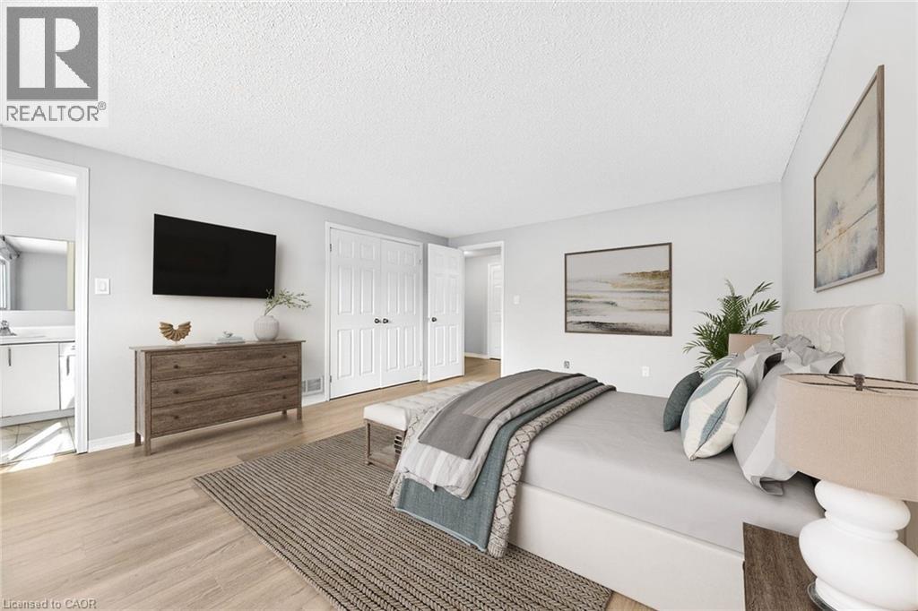 #59 2 ROYALWOOD COURT - 11