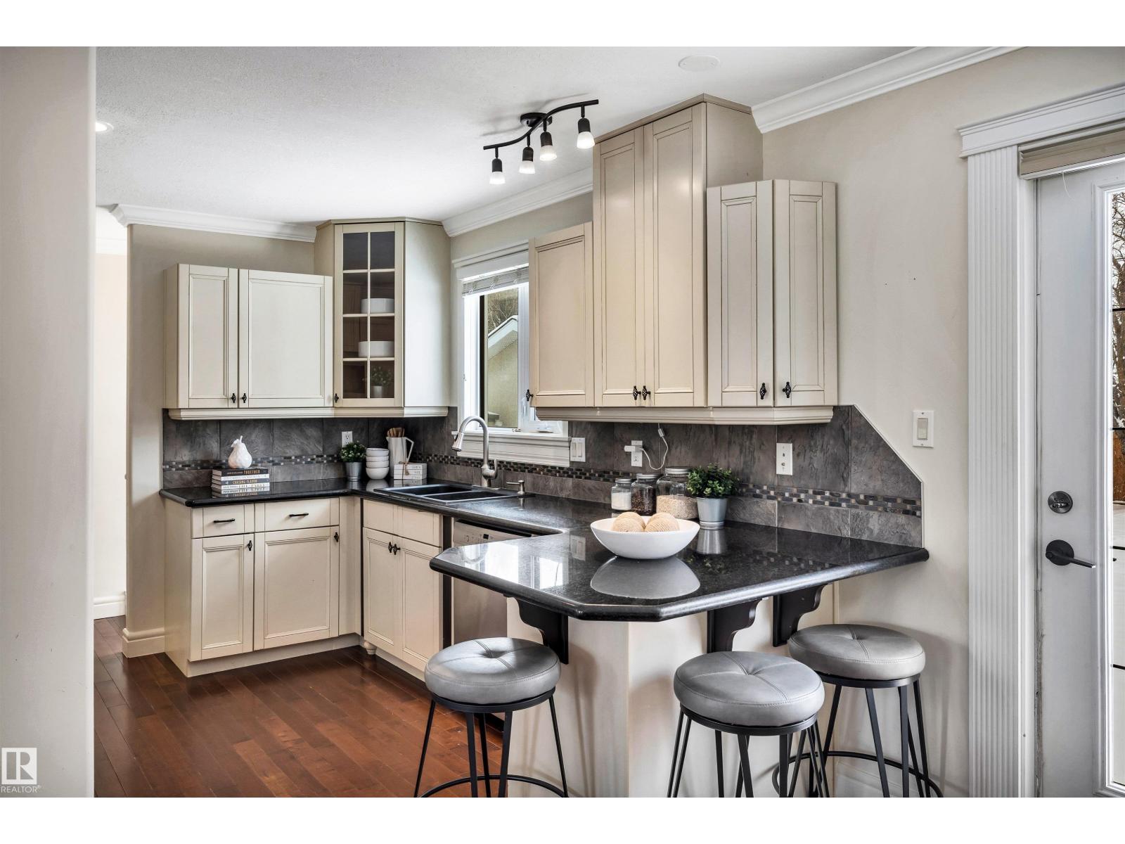 
          4107 122 Street NW
            <br/>
            <span>Edmonton</span>
            , 
            <span>AB</span>
             <span>T6J1Z1</span>
         - Photo 9