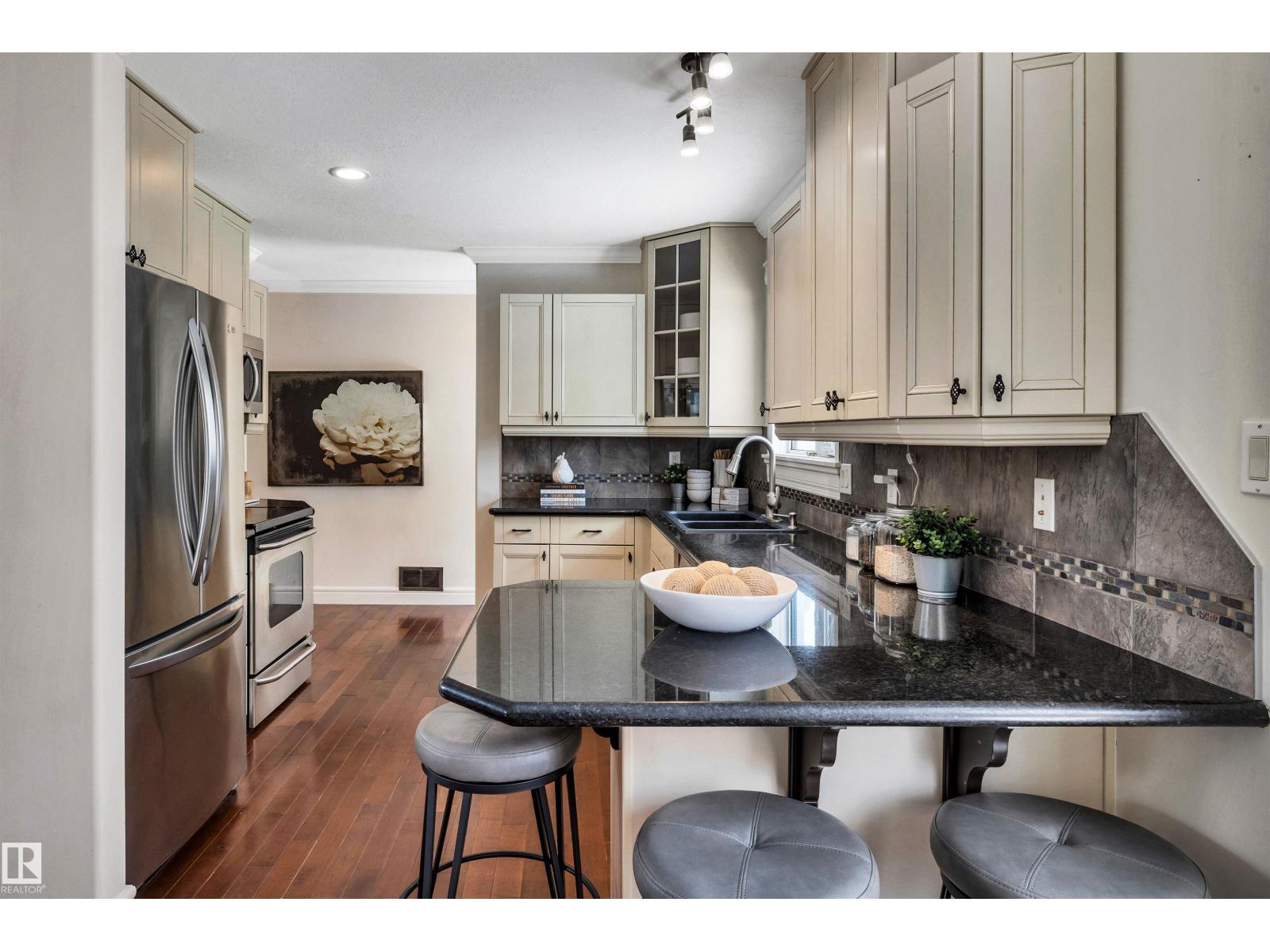 
          4107 122 Street NW
            <br/>
            <span>Edmonton</span>
            , 
            <span>AB</span>
             <span>T6J1Z1</span>
         - Photo 41