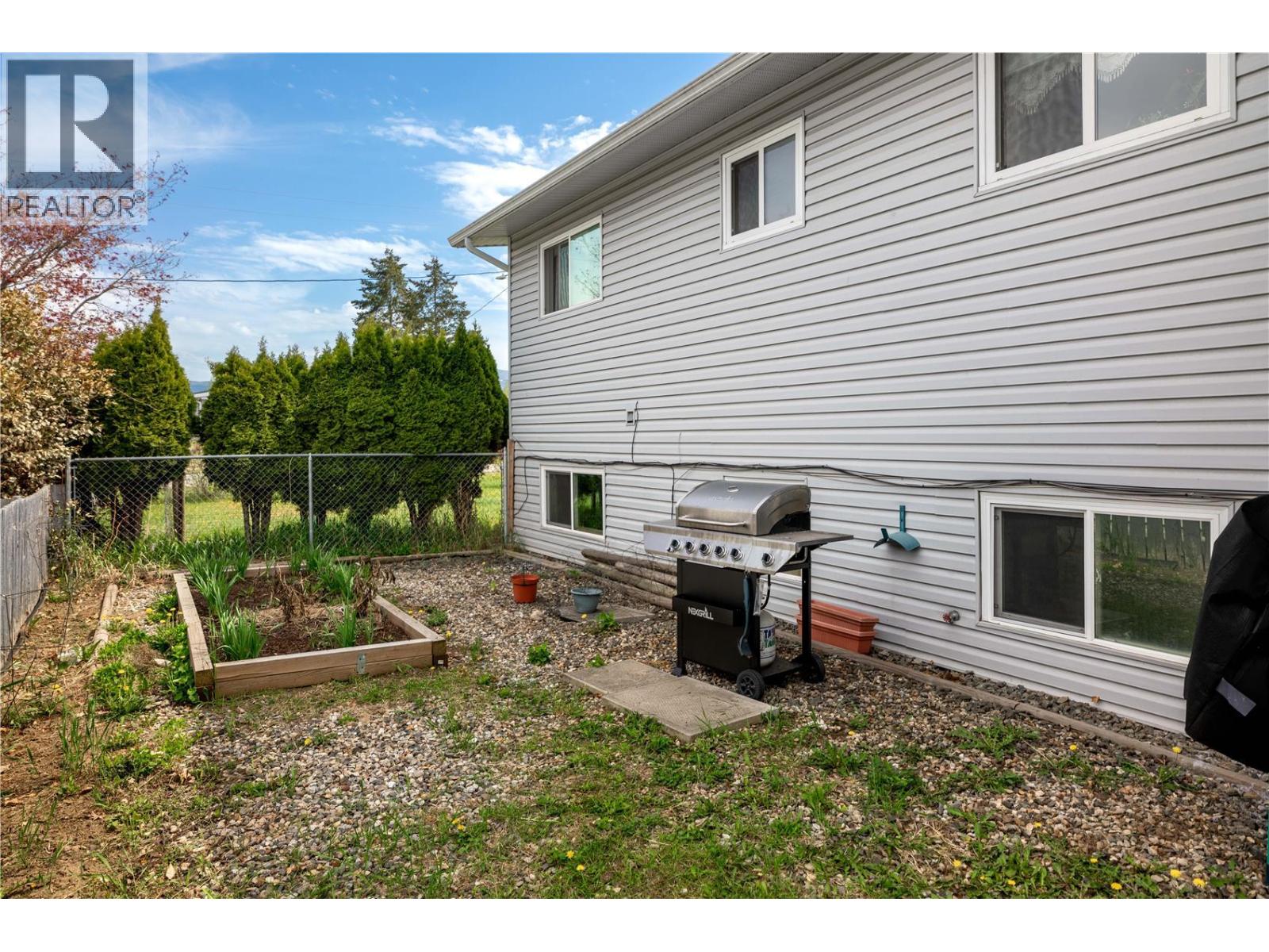 1030 Quesnel Road - 24