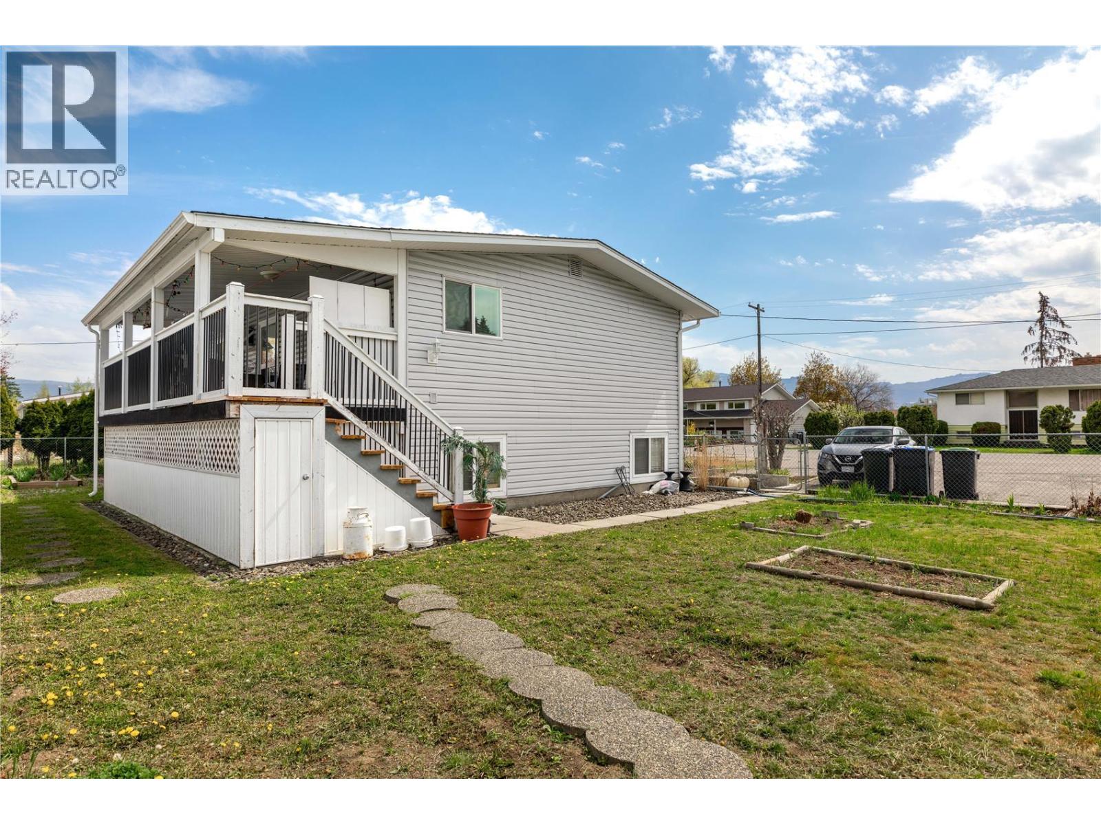  1030 Quesnel Road, Kelowna