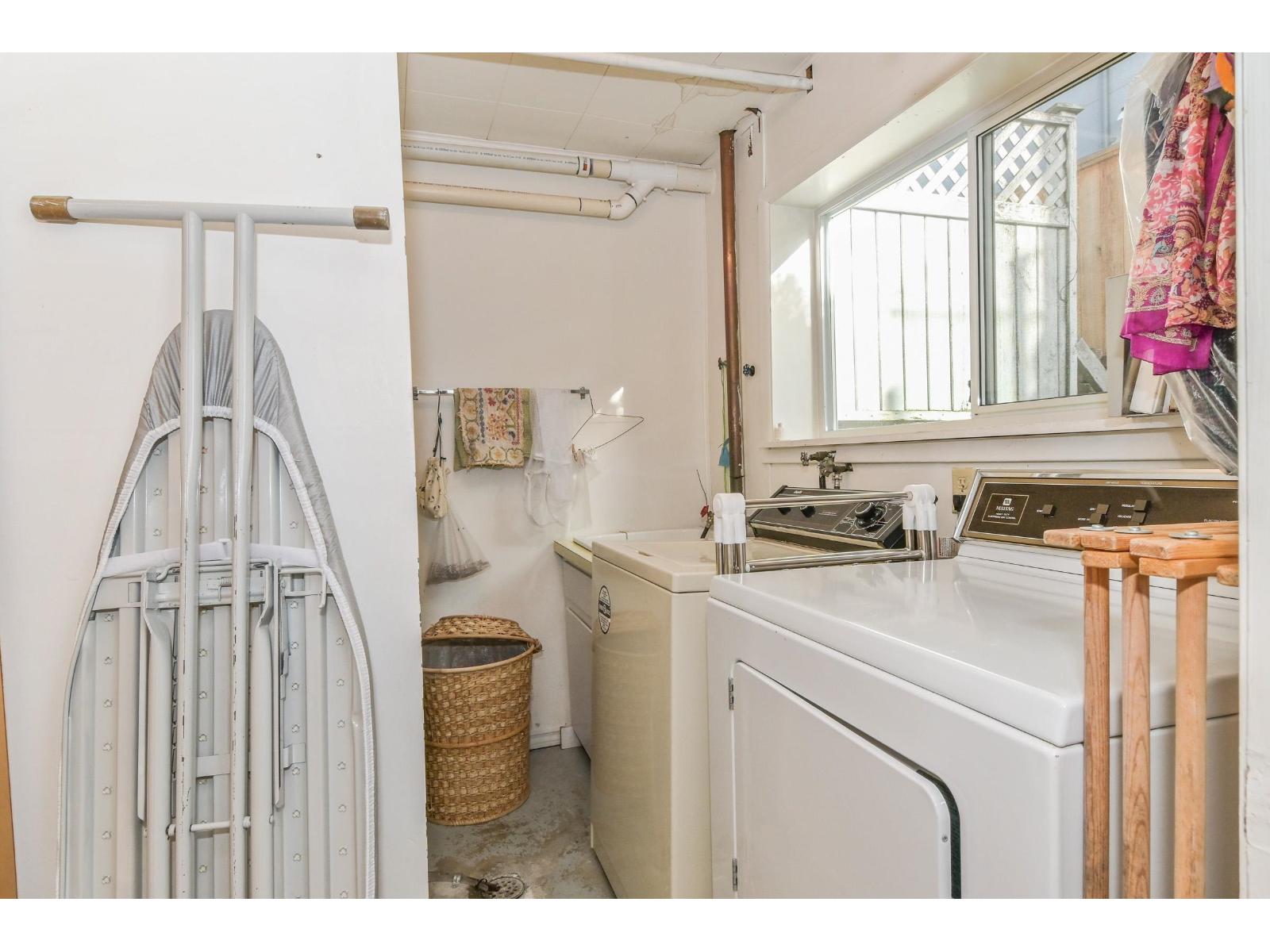 15761 CLIFF AVENUE, White Rock