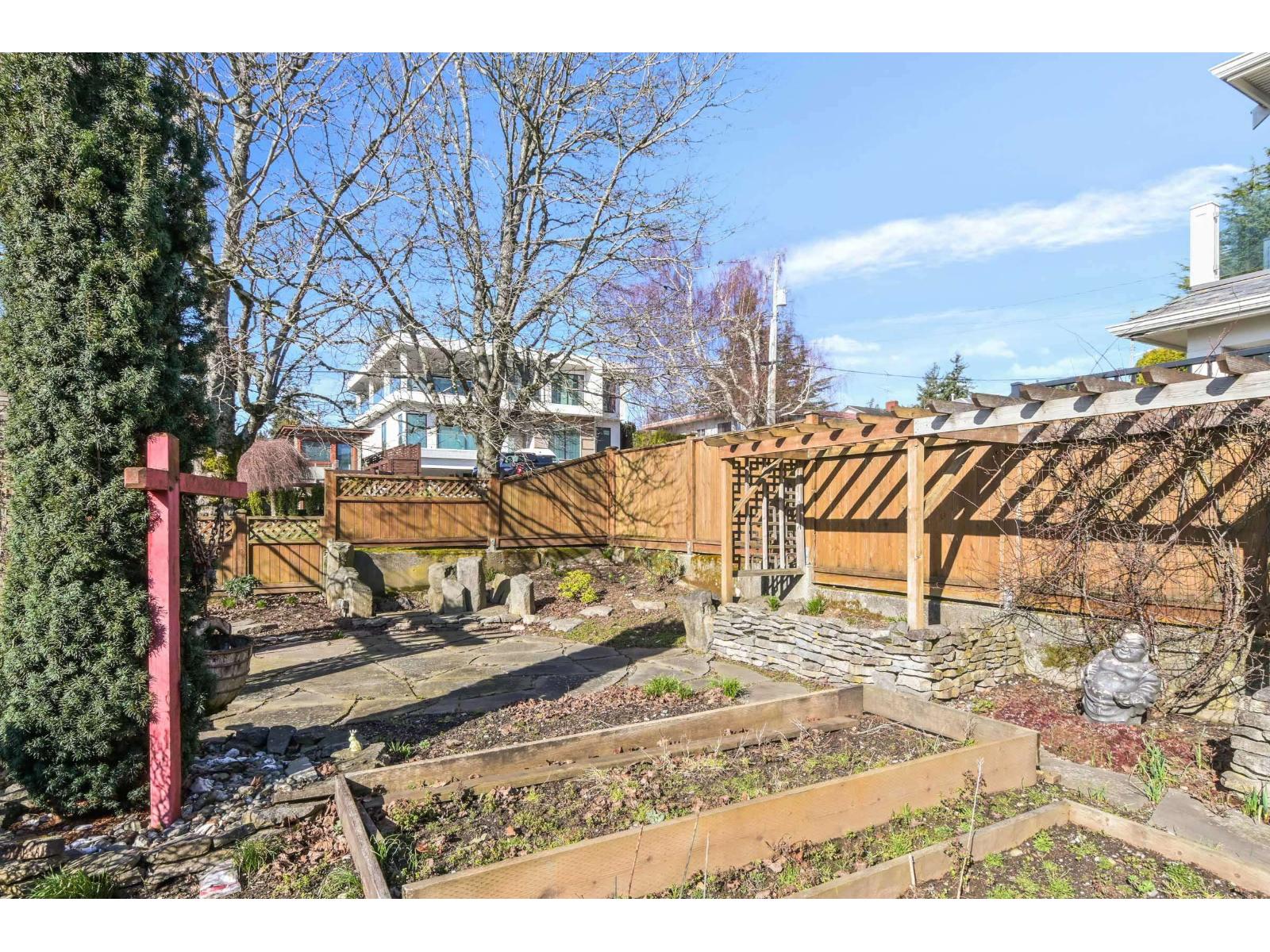 15761 CLIFF AVENUE, White Rock