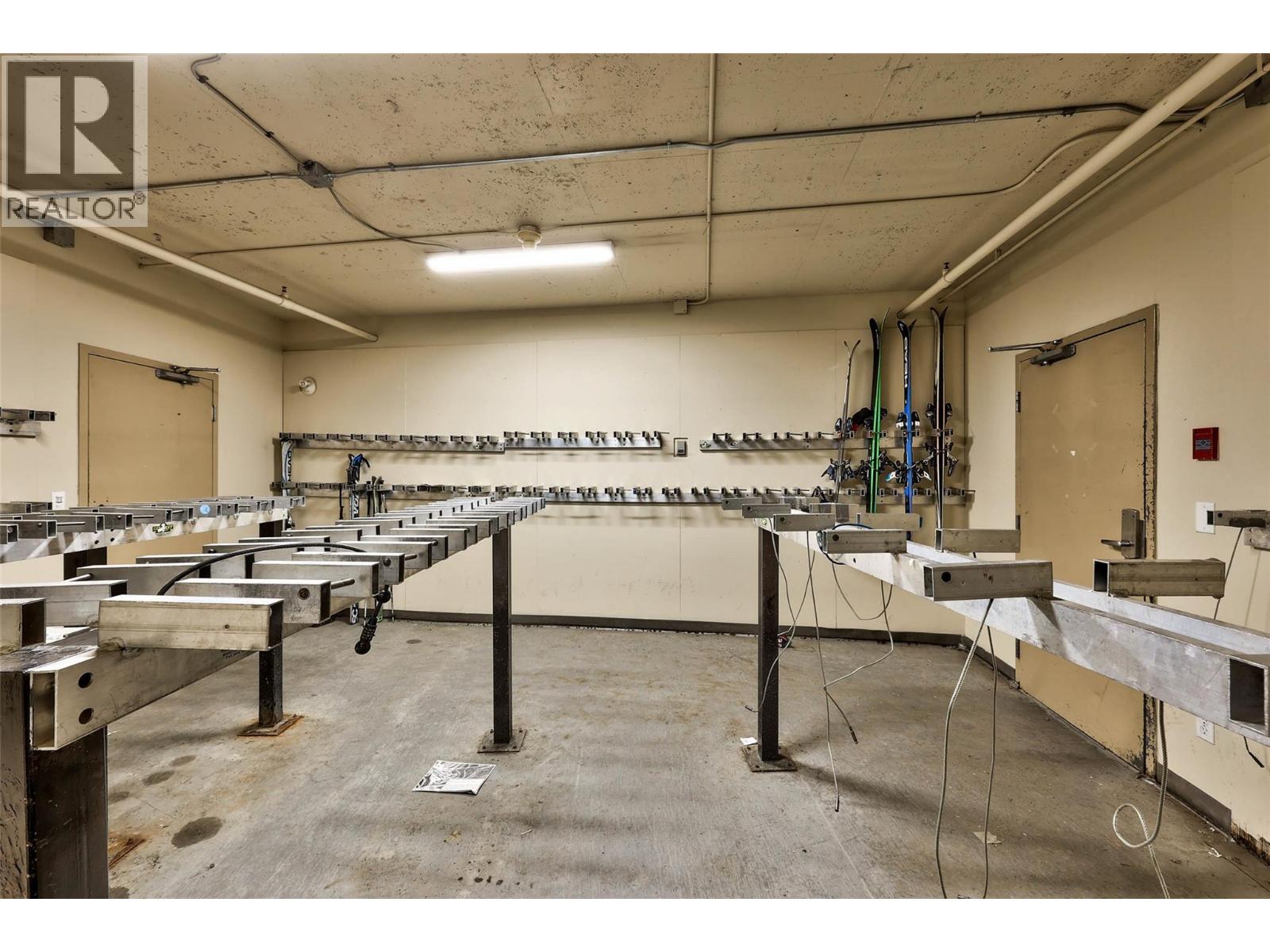 3190 CREEKSIDE Way Unit# 215, Kamloops