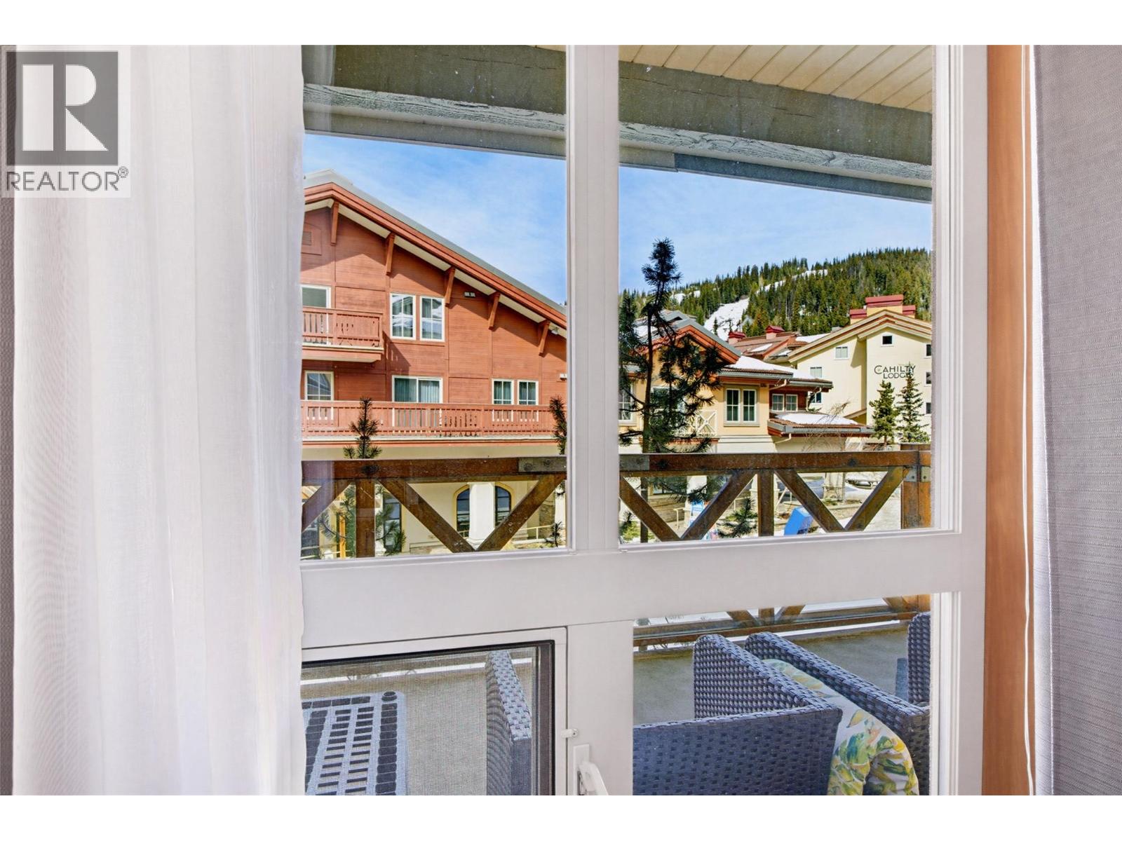 3190 CREEKSIDE Way Unit# 215, Kamloops