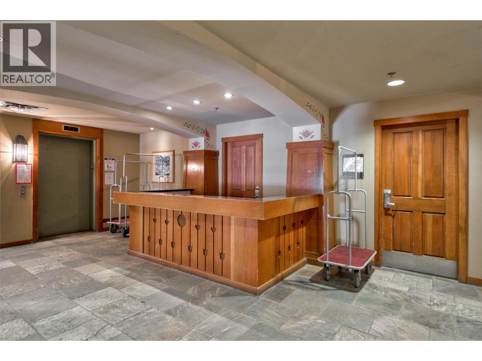 3190 CREEKSIDE Way Unit# 215, Kamloops