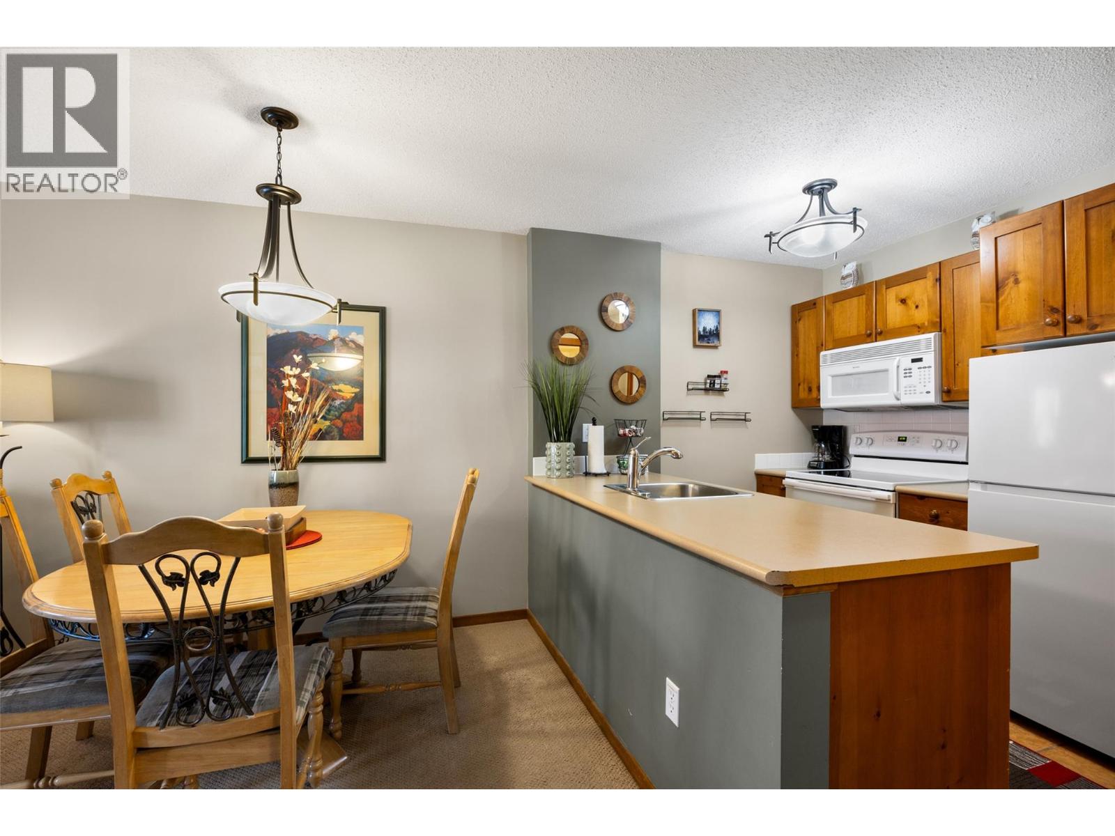 3190 CREEKSIDE Way Unit# 215, Kamloops