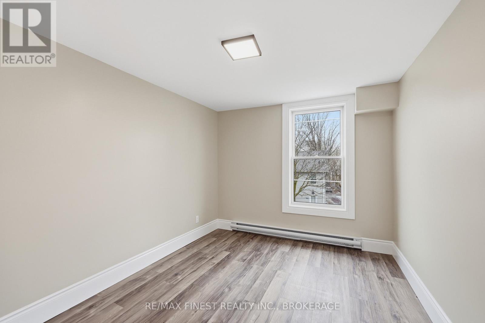 184 MONTREAL STREET — photo 30