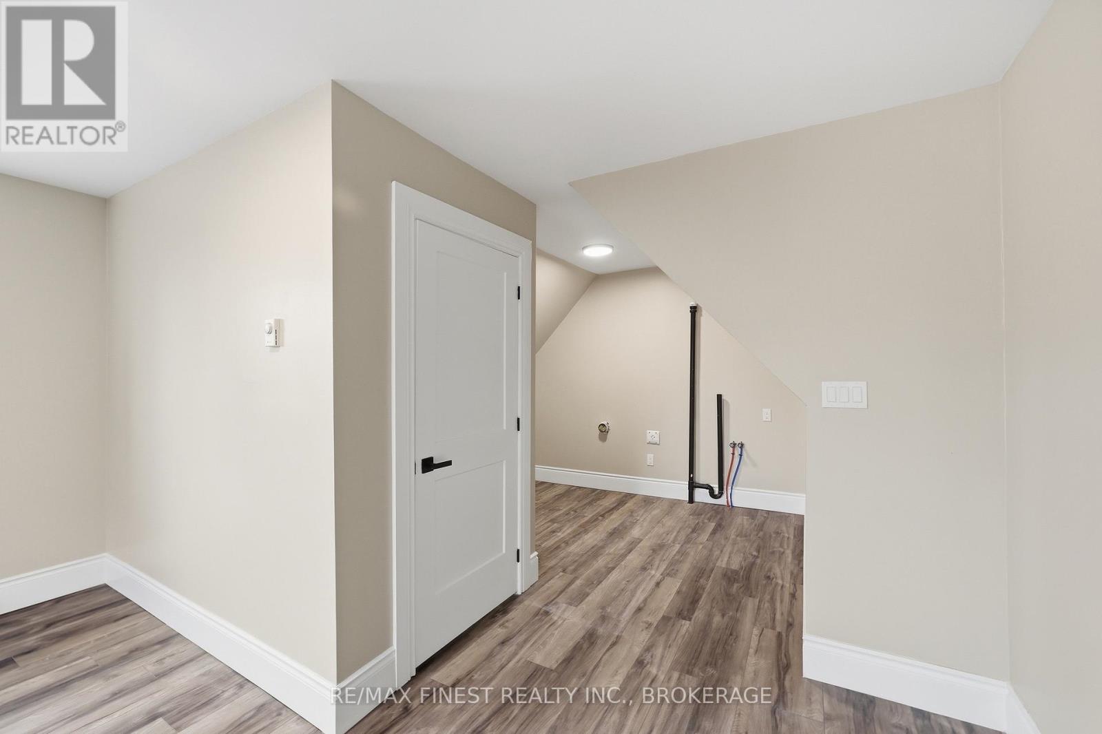 184 MONTREAL STREET — photo 45
