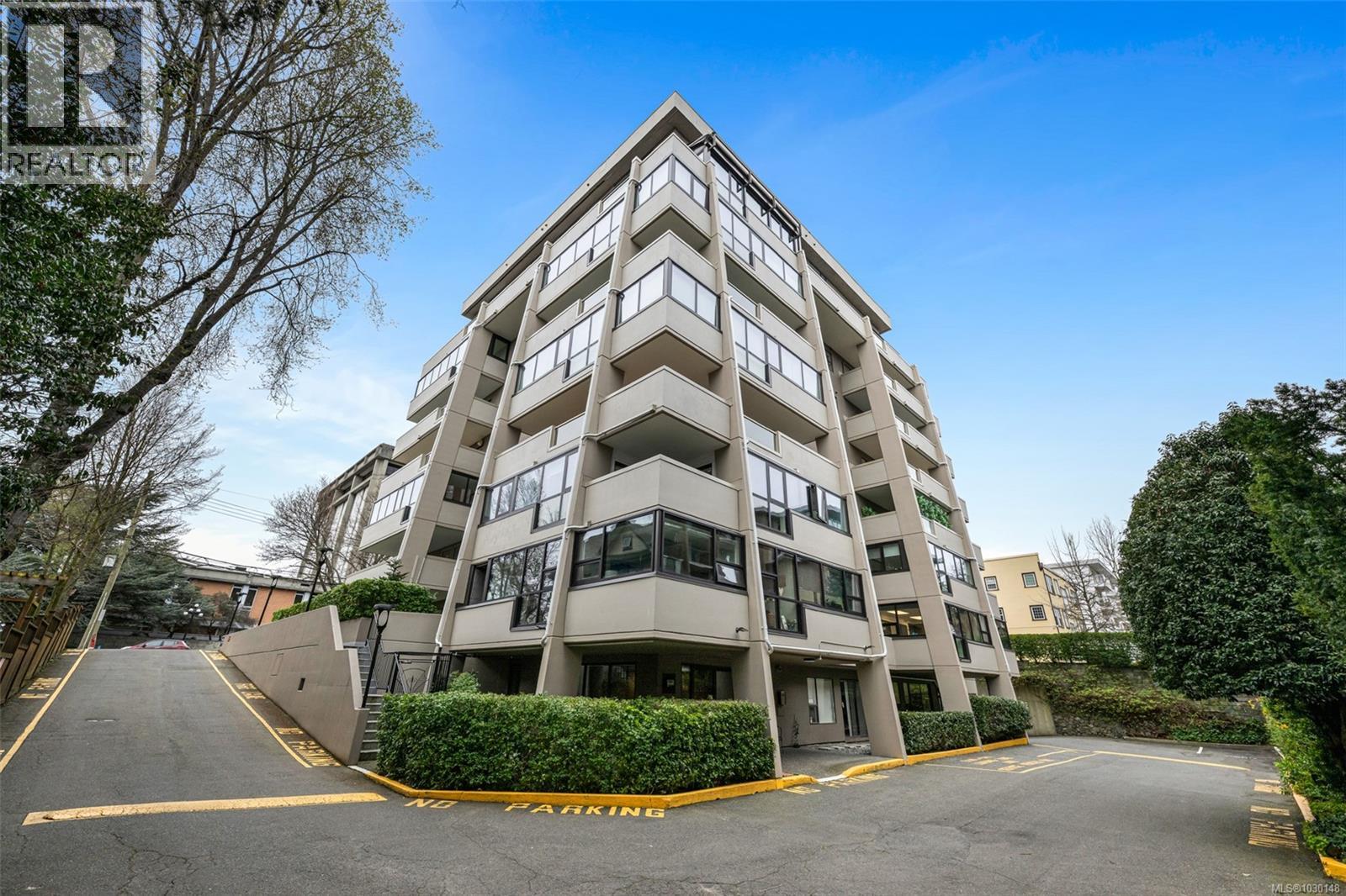 805 819 Burdett Avenue, Victoria