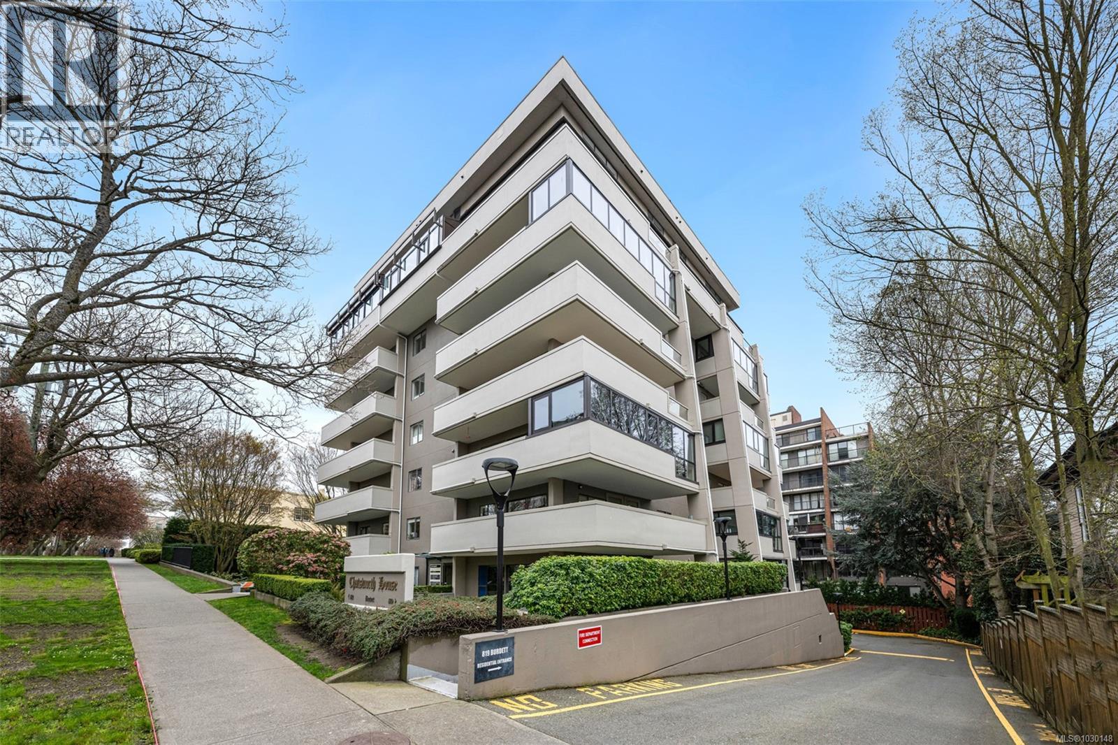 805 819 Burdett Avenue, Victoria