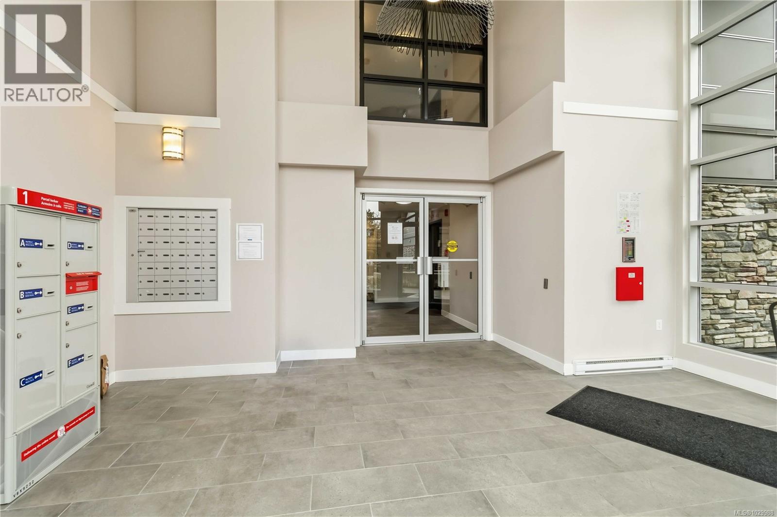 105 1016 Inverness Road, Saanich