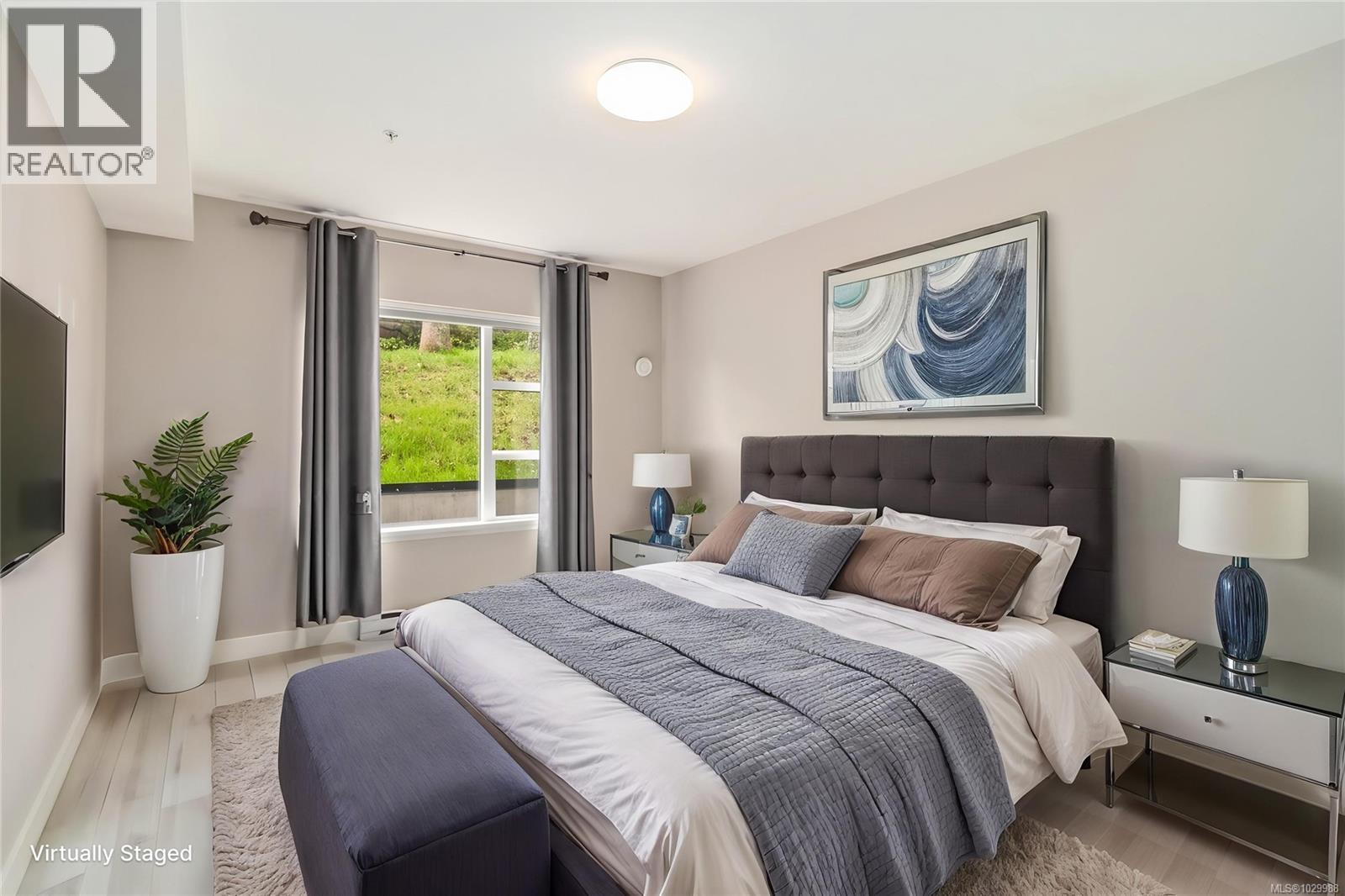 105 1016 Inverness Road, Saanich