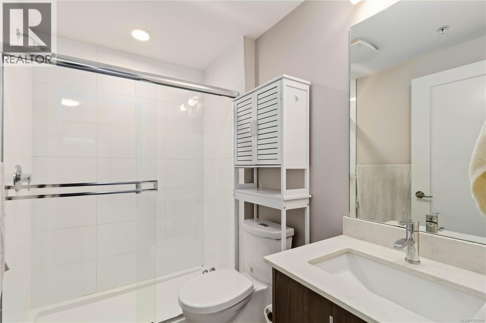 105 1016 Inverness Road, Saanich