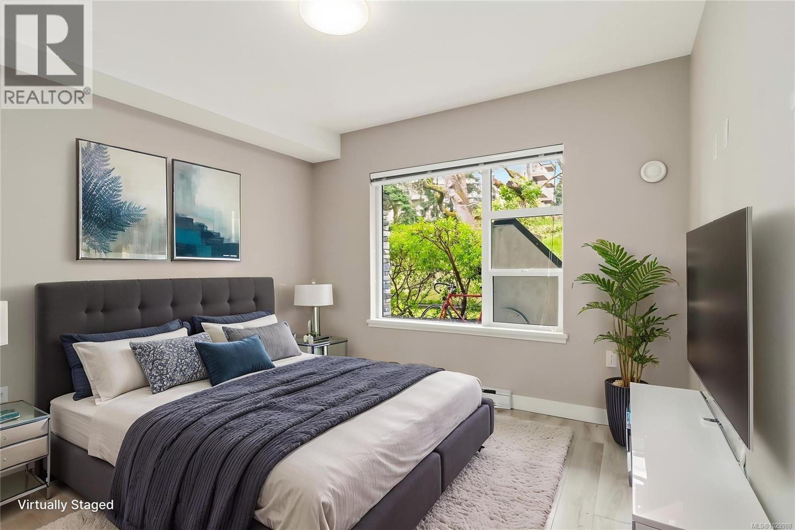 105 1016 Inverness Road, Saanich