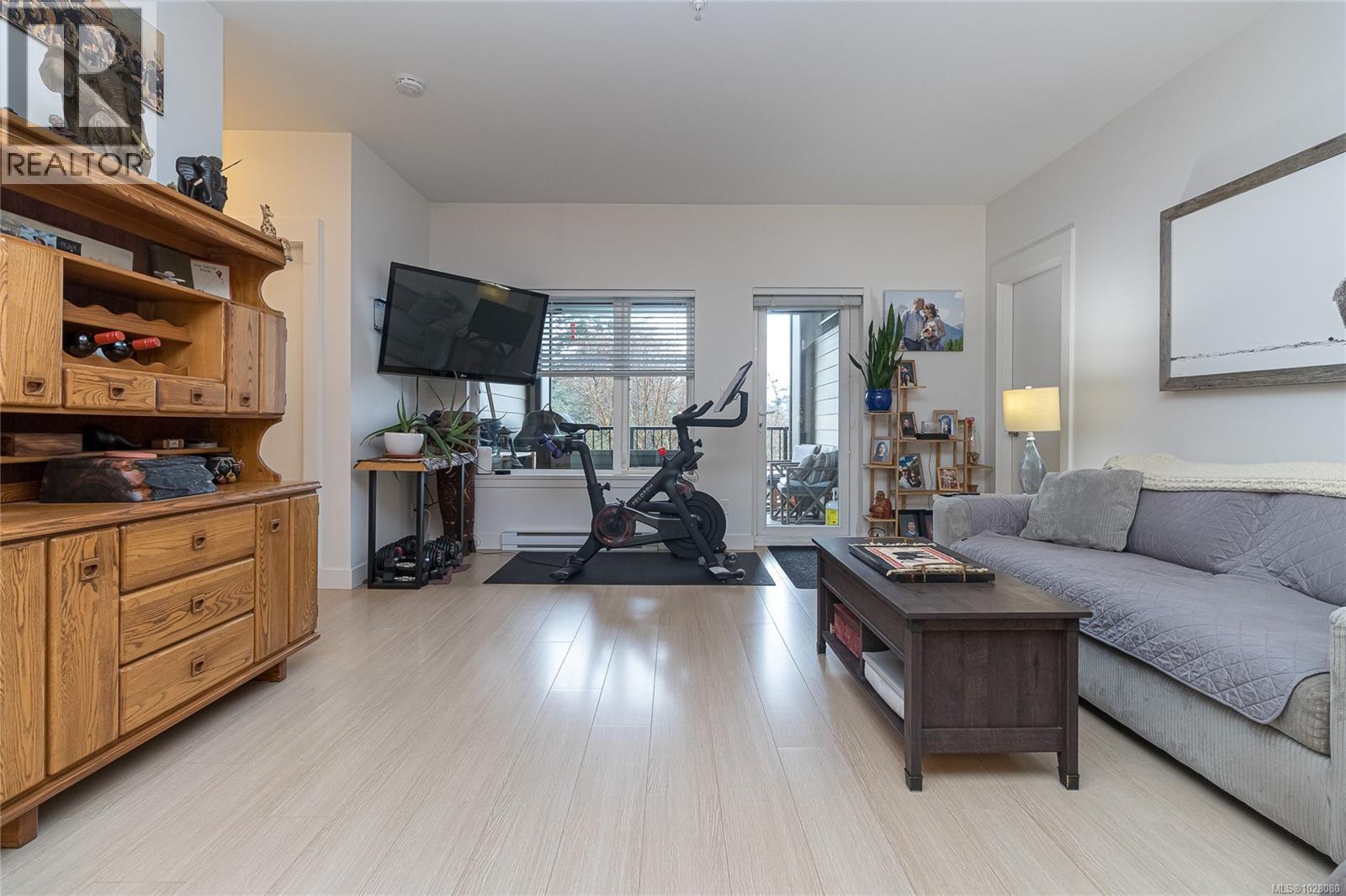 #303 286 WILFERT RD - 4